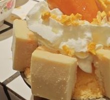 整颗芒芒牛乳冰