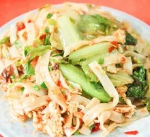 Egg and Spinach Fried Noodles