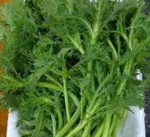 Chinese chrysanthemum greens