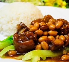 Pork Trotter with Peanuts