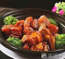 Braised Pork Belly with Tofu Puffs