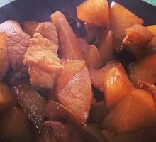 Dry Pot Braised Pork with Radish