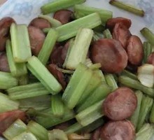 Celery Stir-fried with Sausage