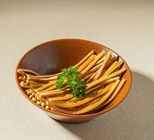 Shredded Tofu with Noodles