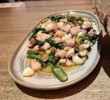 Fresh Pepper Button Mushroom Pork Belly