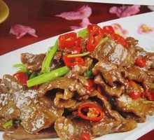 Stir-Fried Beef with Yellow Onion