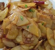 Spicy Pork with Potato Slices