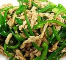 Green Pepper and Pork Stir-fry Rice in Clay Pot
