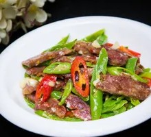 Green Pepper Stir-fried Spicy Sausage