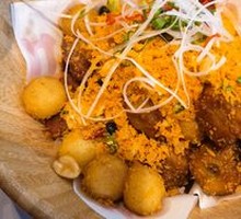 Ezhou Garlic Pork Ribs with Small Potatoes