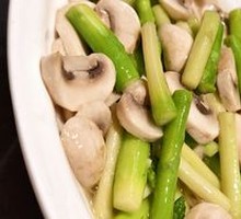 Stir-fried Fresh Bamboo Shoots with Mushrooms