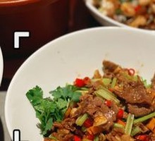 Stir-Fried Beef with Yellow Onion