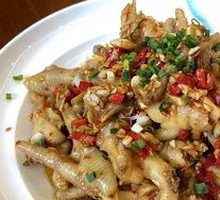 Spicy Stir-fried Chicken Feet