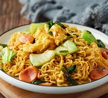 Sausage Egg Fried Noodles