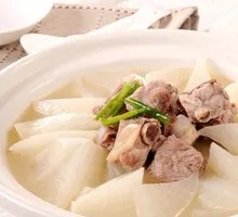 Pork Rib and Radish Soup with Vermicelli