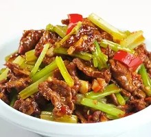 Stir-Fried Beef with Yellow Onion