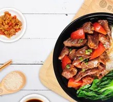 Tomato Braised Beef Noodle Rice Bowl