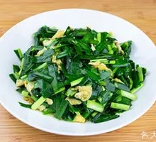 Stir-fried Eggs with Leeks over Rice