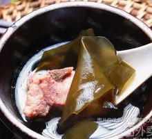 Pork Rib and Kelp Soup