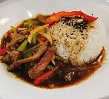 黑椒牛肉盖浇饭