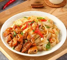 Braised Pork Intestine Fried Rice Noodles
