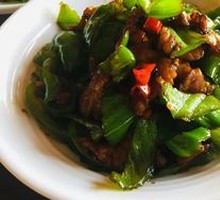 Stir-fried Pork with Green Chili