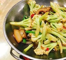 Spicy Stir-Fried Organic Cauliflower