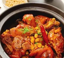 Braised Pig Trotters with Soybeans