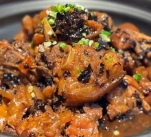 Braised Pork Trotter with Preserved Vegetable
