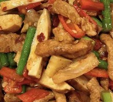 Stir-Fried Pork Shreds with Fried Tofu Skin