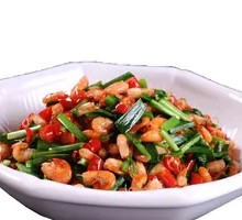 Stir-fried河虾 with leeks