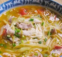 Pickled Vegetable and Pork Noodles
