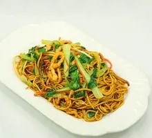 Stir-Fried Noodles with Shredded Meat
