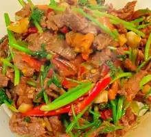 Stir-Fried Beef with Yellow Onion
