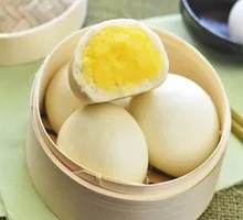 Cream-filled Bun