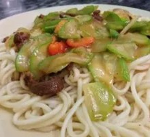 西葫芦牛肉盖浇面