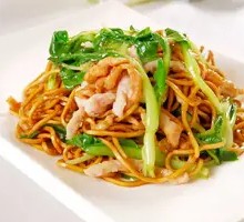 Stir-Fried Noodles with Shredded Meat