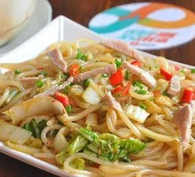 Stir-Fried Noodles with Shredded Pork