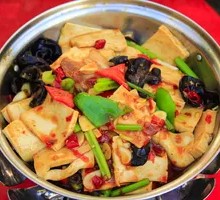 Spicy Pot-Braised Tofu with Leaves