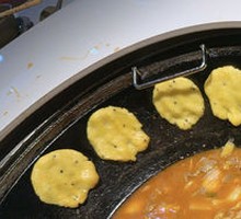 Pan-fried Dumpling Pancake