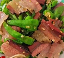 Smoked Meat Stir-fried Hang椒