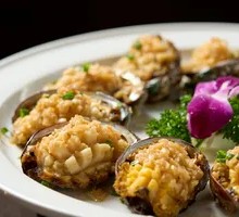 Steamed Abalone with Garlic Sauce