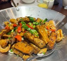 Dry Pot Stinky Tofu with Intestines