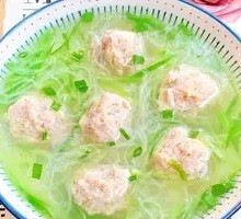 Rice Noodle and Meatball Soup