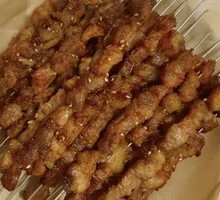 Charcoal-Grilled Tender Pork Skewers