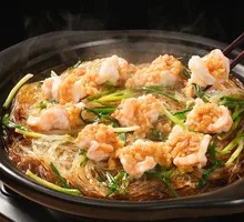 Sizzling Garlic Shrimp in Clay Pot