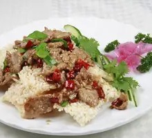 Fried Rice Noodles with Beef