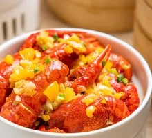 Fresh Shrimp and Spinach Rice Noodle Rolls