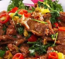 Stir-Fried Beef with Yellow Onion