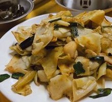 Preserved Pork with Tofu Noodles